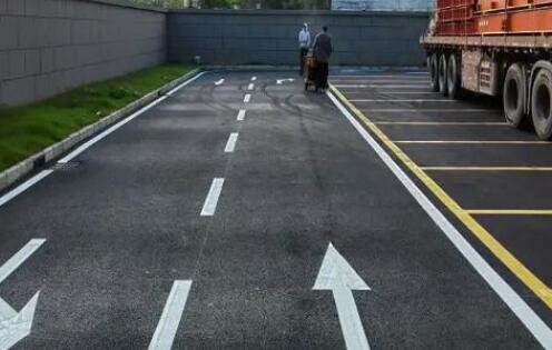 蘇州廠區(qū)劃線找行家，豐富經(jīng)驗鑄就優(yōu)良施工質(zhì)量