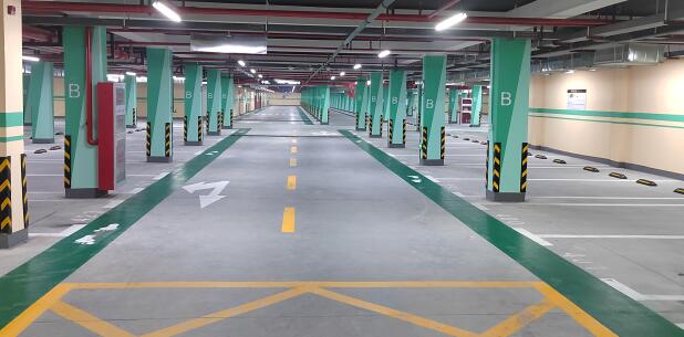 停車位劃線施工噴漆分步指南？從準(zhǔn)備到驗收，確保劃線規(guī)范耐用